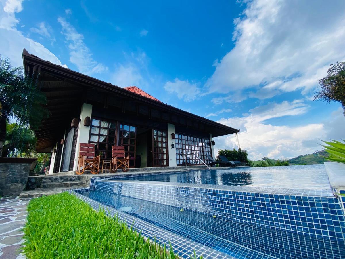 Tropical Balinese Villa Atenas Escobal Ngoại thất bức ảnh