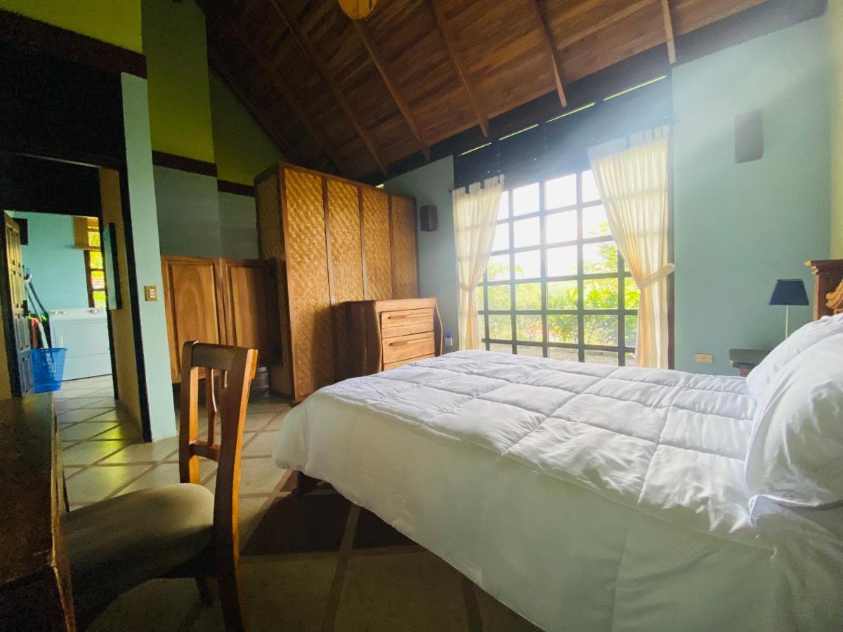 Tropical Balinese Villa Atenas Escobal Ngoại thất bức ảnh