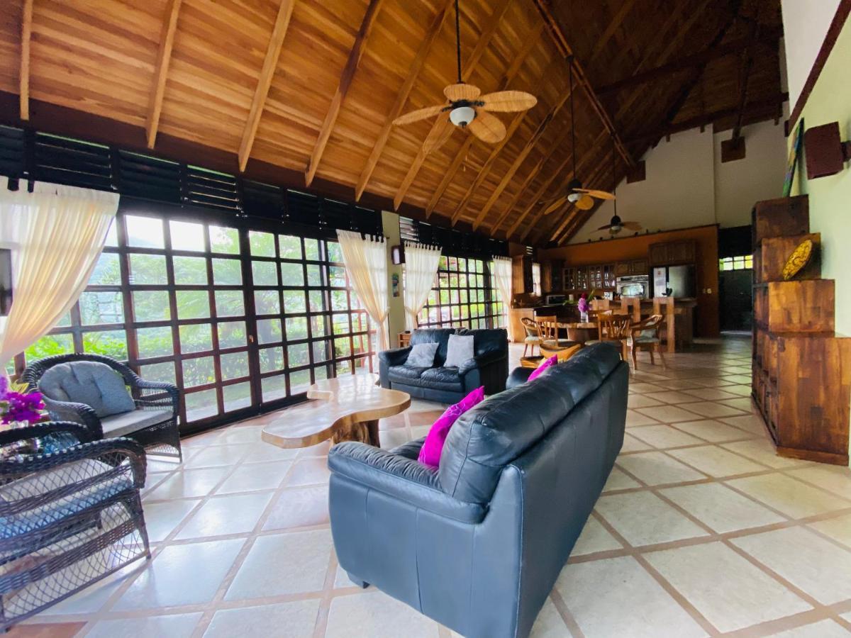 Tropical Balinese Villa Atenas Escobal Ngoại thất bức ảnh